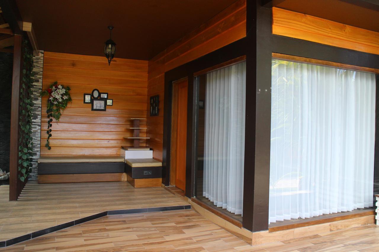 Lawaka Hotel Ampana Екстер'єр фото